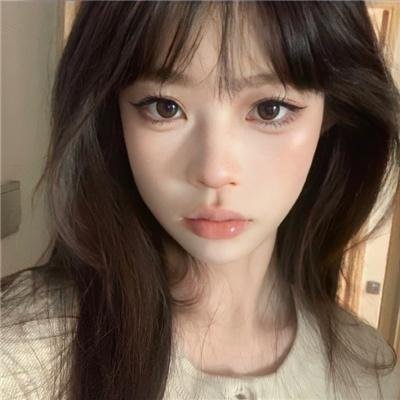 蓝眼睛波利